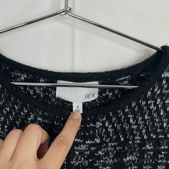 ROI Long Sleeve Zip Up Sweater Black/White Size Small - Picture 3 of 10